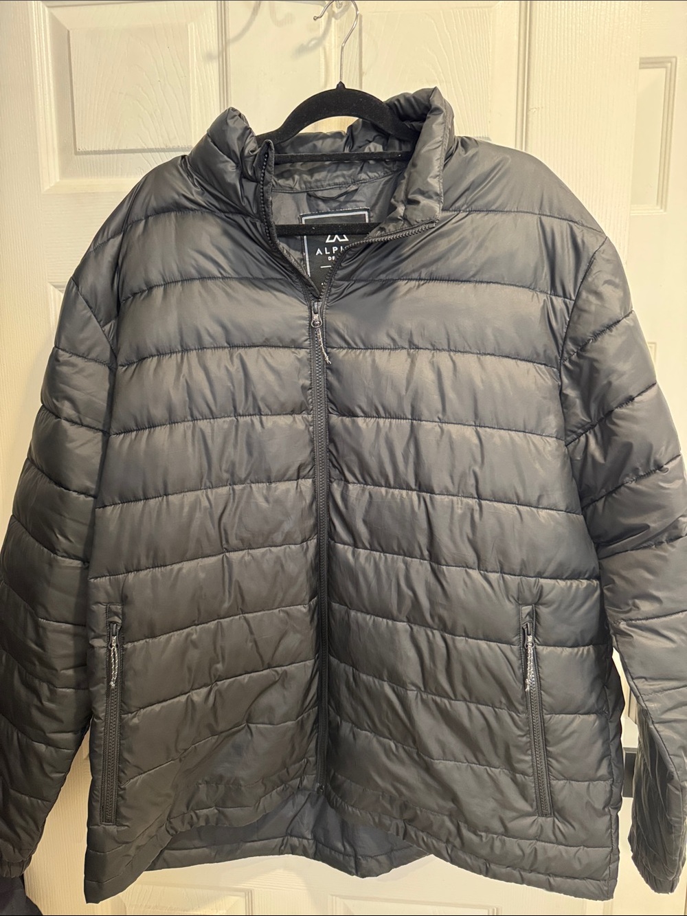 Alpine Design Men's Charcoal Quilted Puffer Jacket
